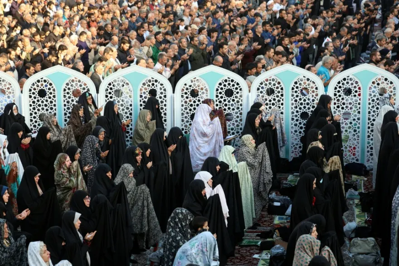 رئيس السلطة القضائية الإيرانية يدعو إلى التشدد حيال الحجاب