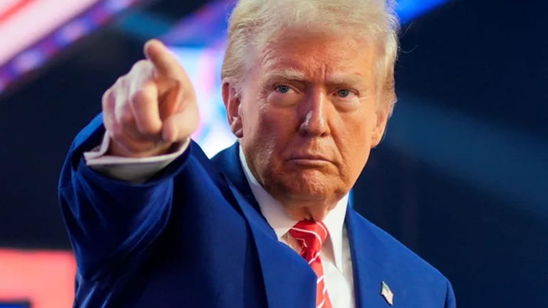 ترامب: "ربما نجري بعض المناقشات" مع الرئيس الفنزويلي مادورو