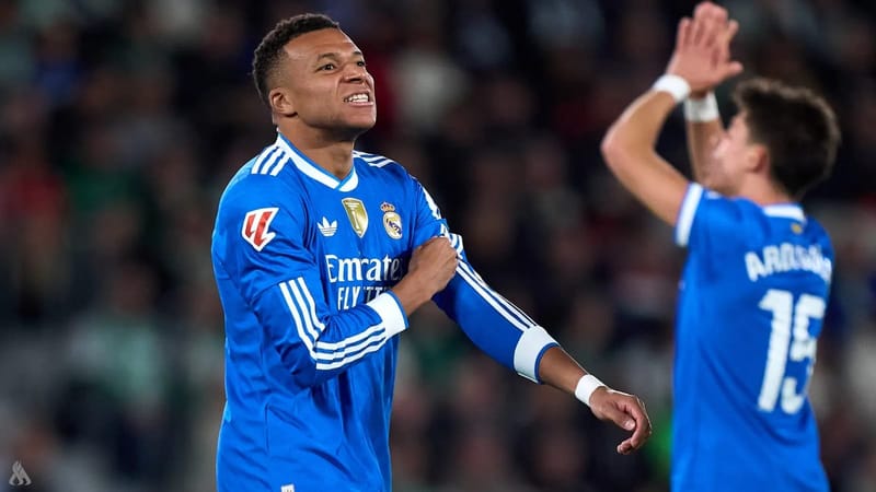 لفظ خارج في مباراة إلتشي يهدد مبابي بالإيقاف