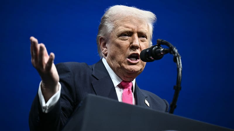 ترامب يدعو للتعامل مع مجال فنزويلا الجوي على أنه "مغلق بالكامل"