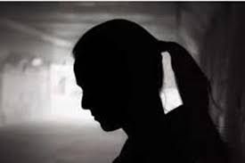 فتاة تنهي حياتها بأسلوب قطع شريانها شمال بغداد