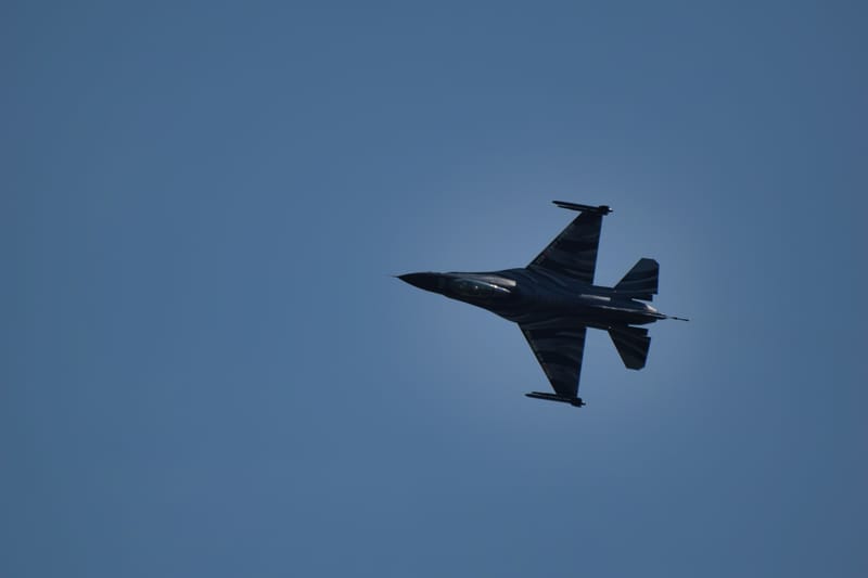 Demo F 16