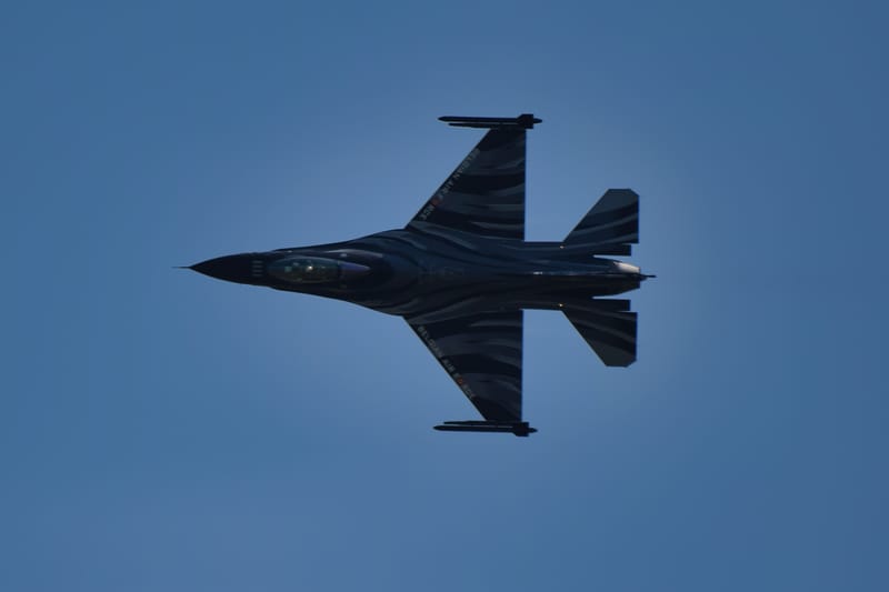Demo F 16