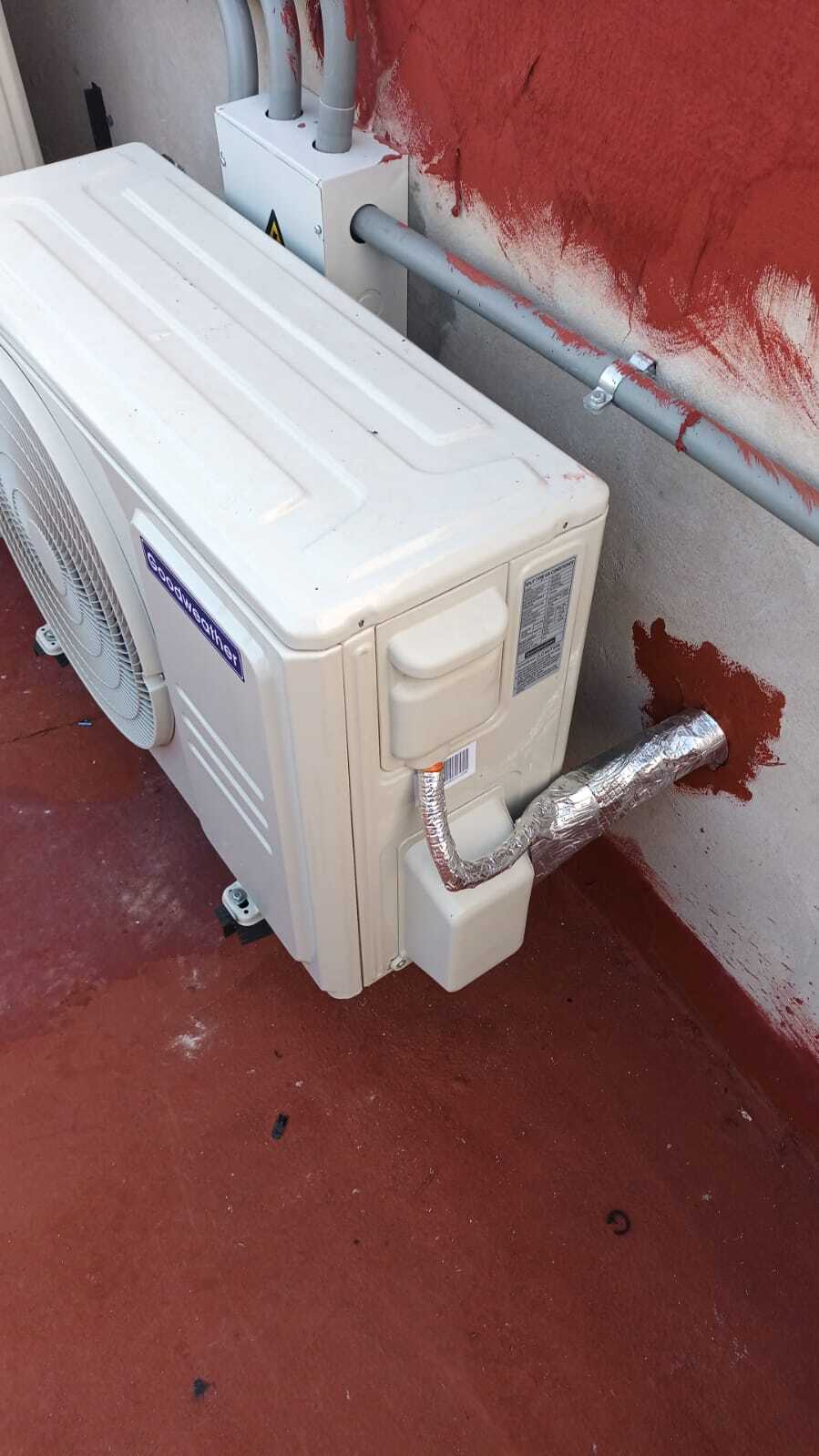 Instalación de Equipos Cassette, Pared y Cortina de Aire