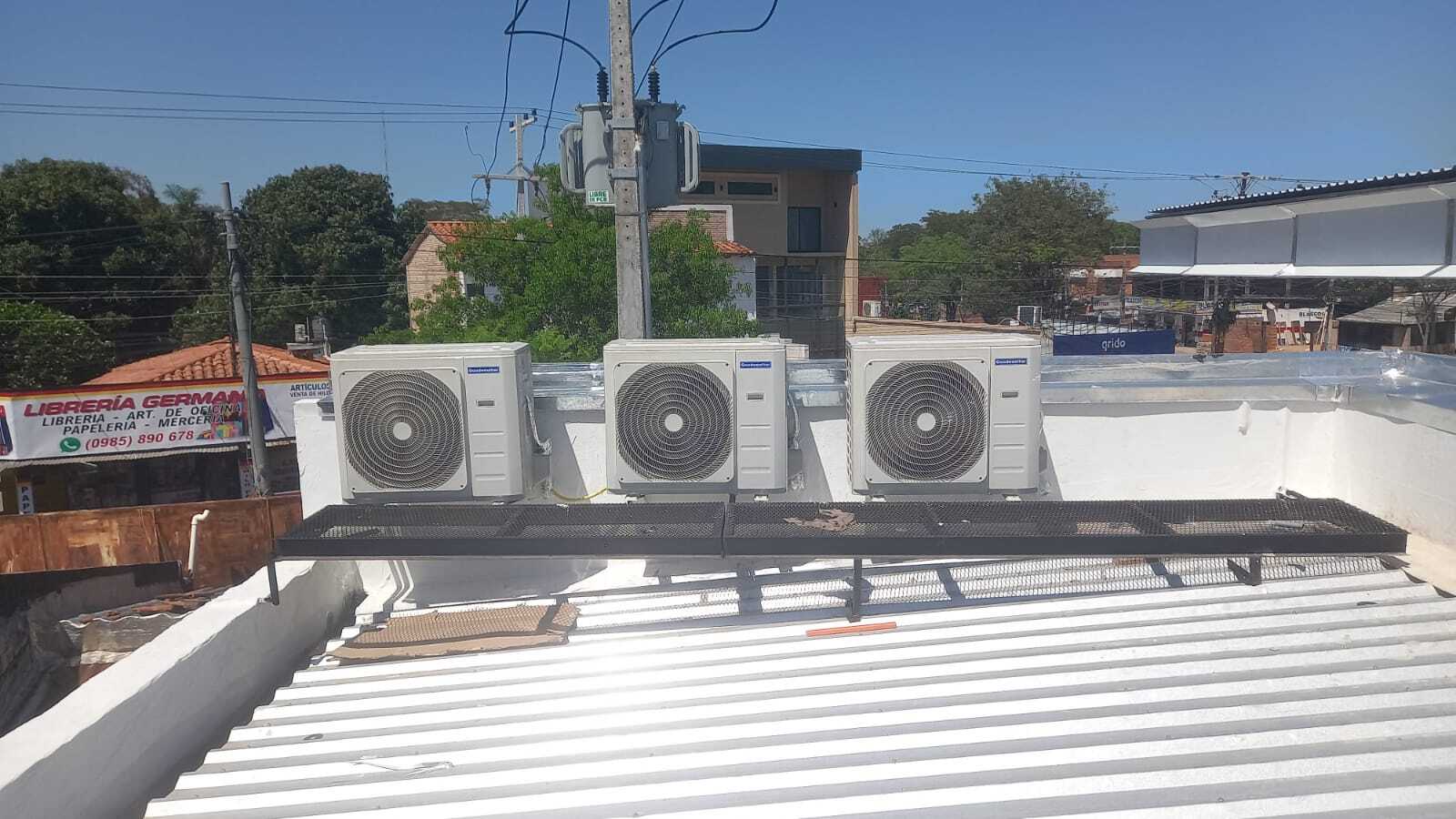 Instalación de Equipos Cassette, Pared y Cortina de Aire