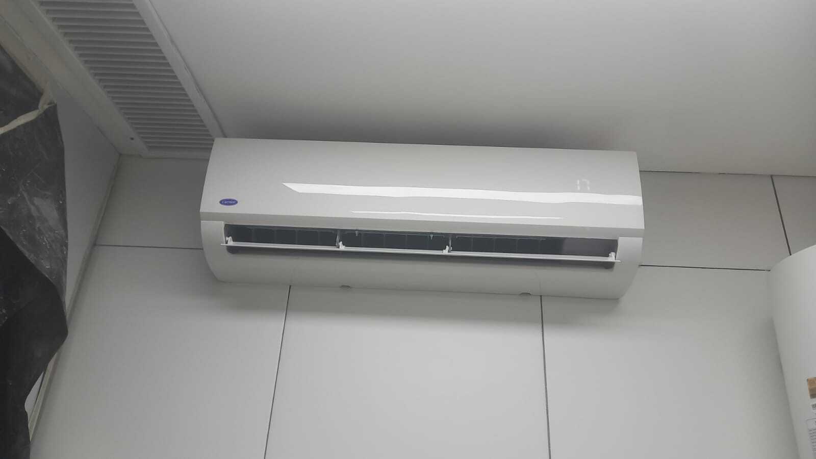 Instalación de Equipos Cassette, Pared y Cortina de Aire