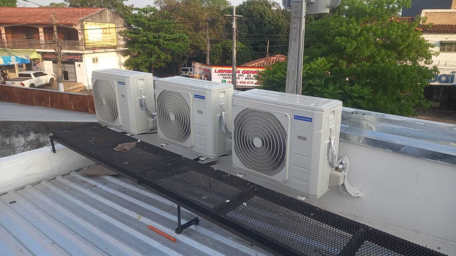 Instalación de Equipos Cassette, Pared y Cortina de Aire