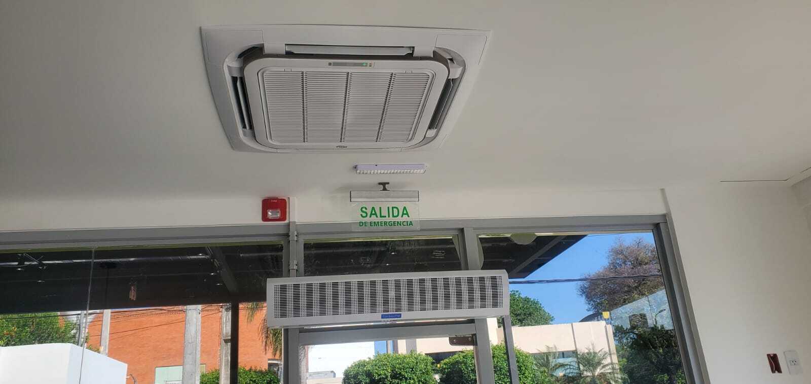 Instalación de Equipos Cassette, Pared y Cortina de Aire