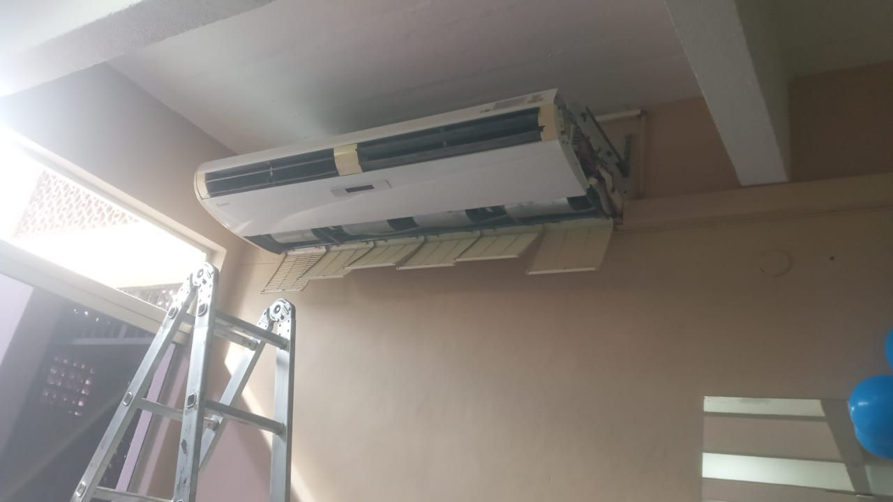 Mantenimiento Gral., Reparaciones e Instalación de AA.