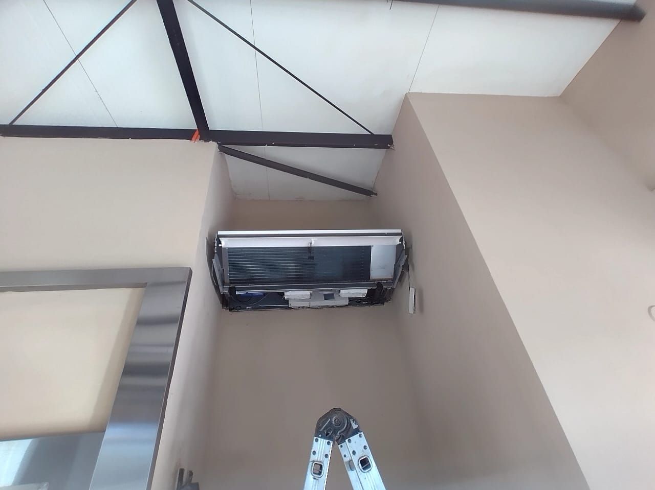 Mantenimiento Gral., Reparaciones e Instalación de AA.