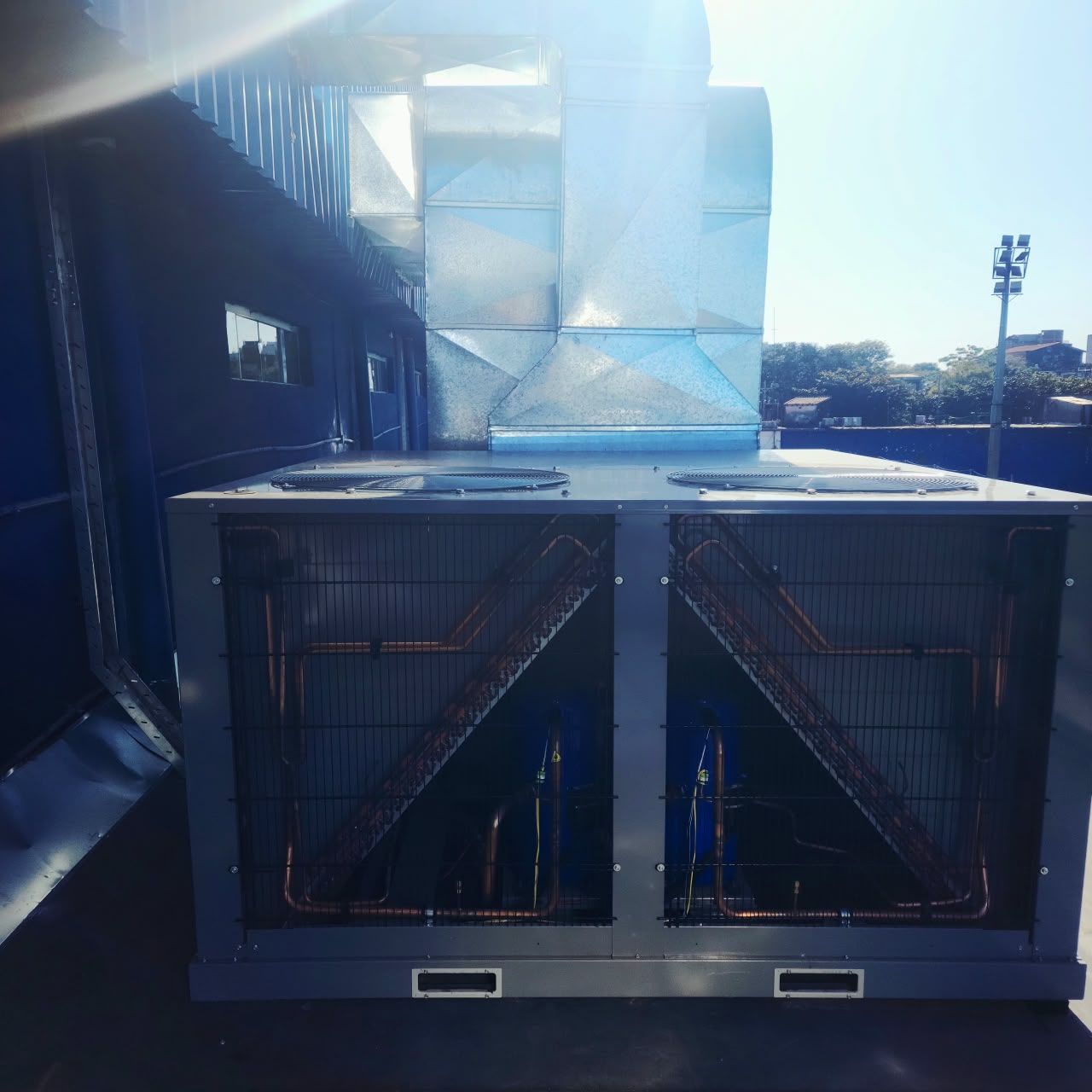 Instalación de equipos de AA. Tipo Compacto y Split.