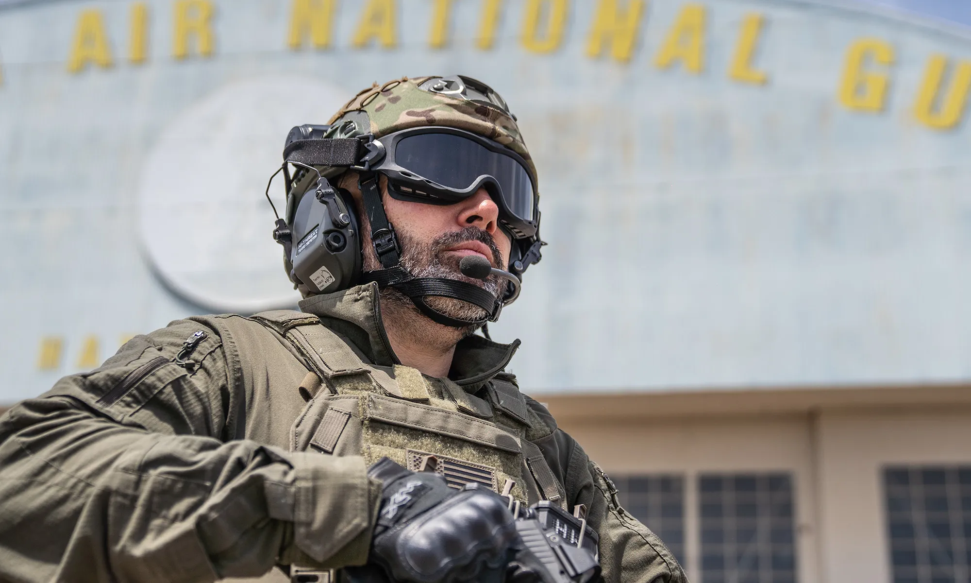 מה זה משקף טקטי ולמה הוא חלק מציוד חובה לכל לוחם, מאבטח ואיש שטח