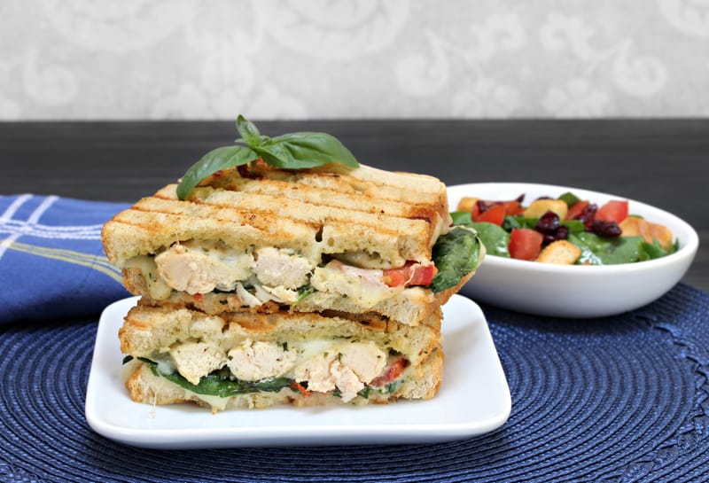 POLLO PESTO PANINI