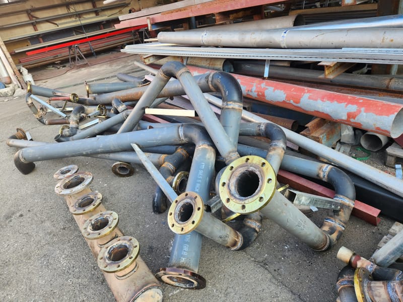 פירוק מערך ישן וייצור והרכבת צנרת חדשה כולל צ'ילר