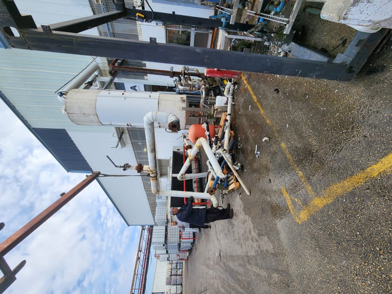 פירוק מערך ישן וייצור והרכבת צנרת חדשה כולל צ'ילר