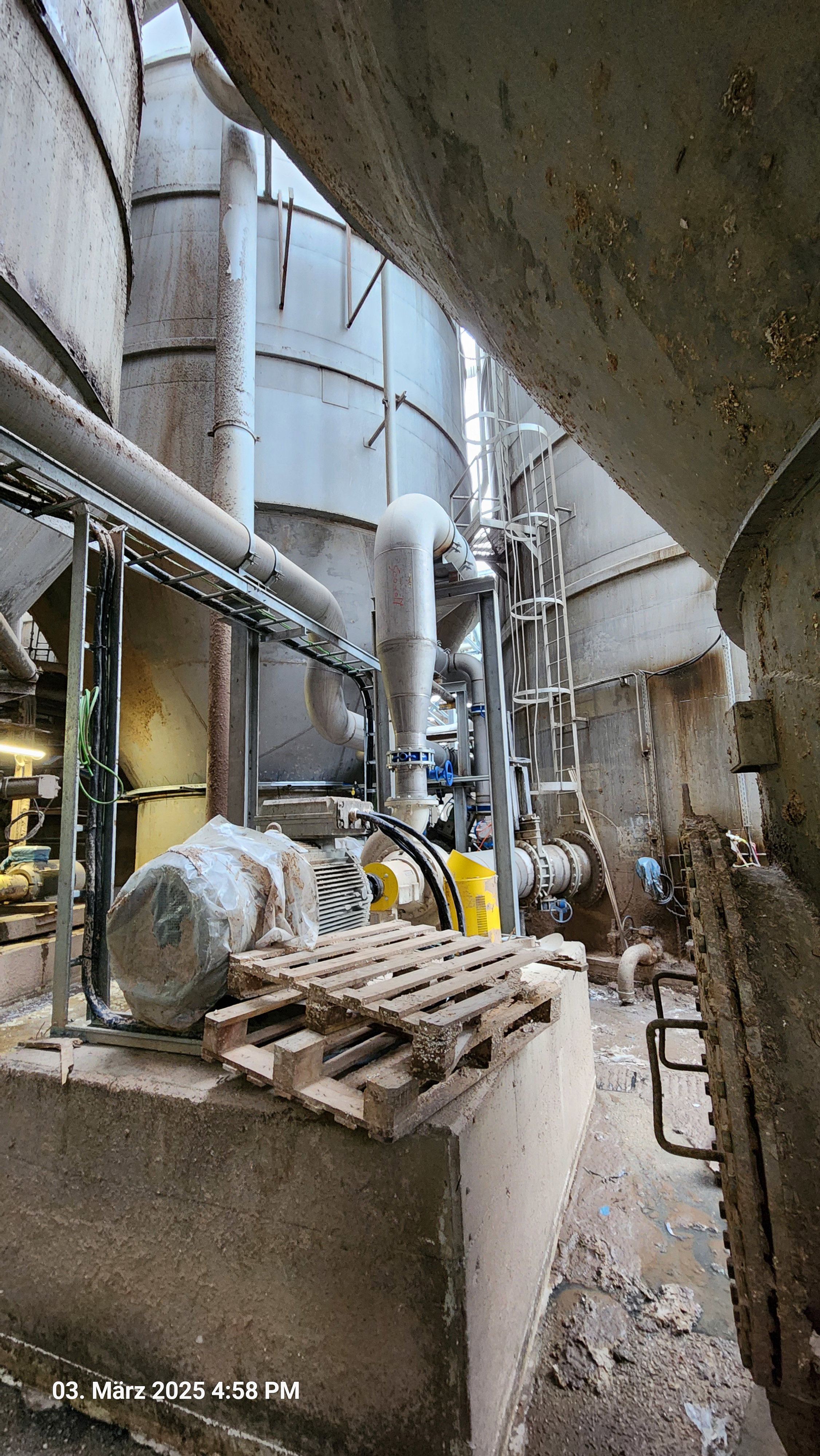 Installation von Rohrleitungen mit Durchmessern von 8 Zoll bis 24 Zoll