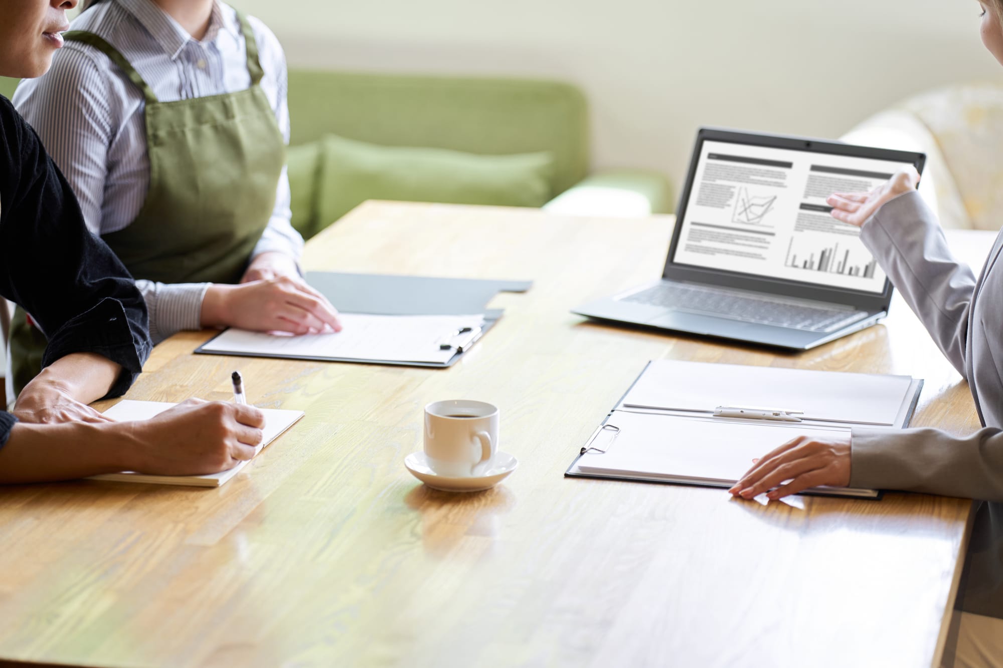 Top 12 Questions to Ask Before Hiring the Best Digital Marketing Agencies