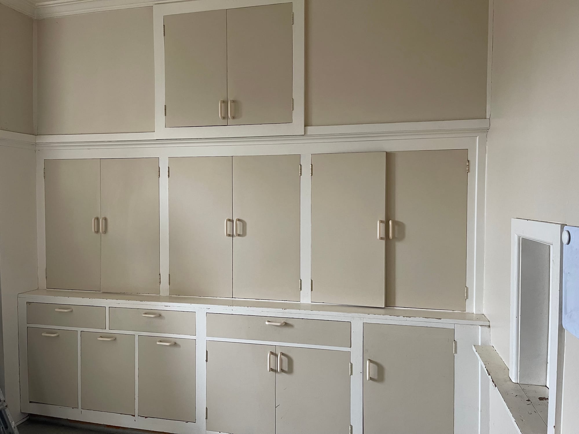 Centrally located art deco property