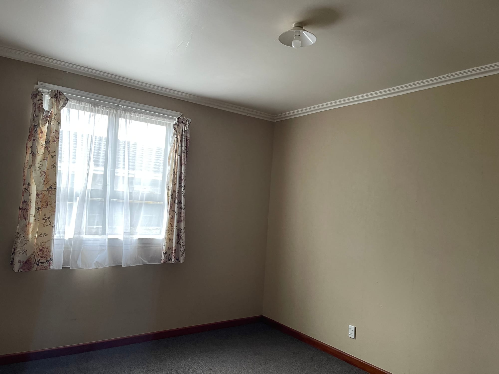 Centrally located art deco property