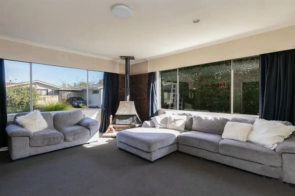 Spacious living with great indoor/outdoor flow