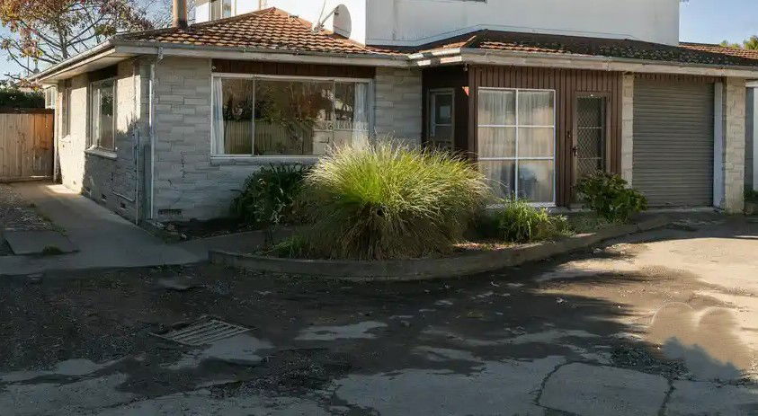 Spacious living with great indoor/outdoor flow