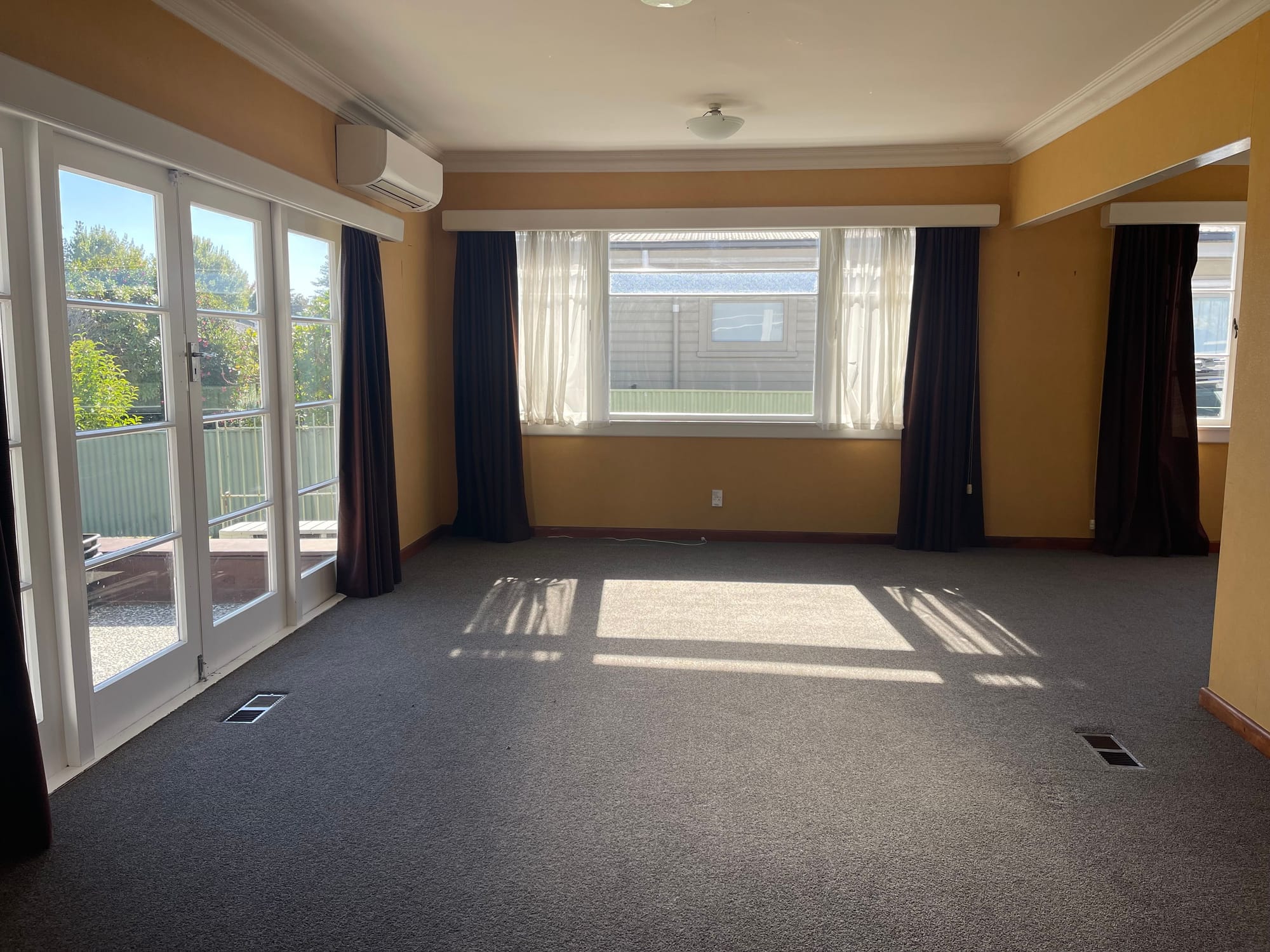 Sunny, spacious and great location