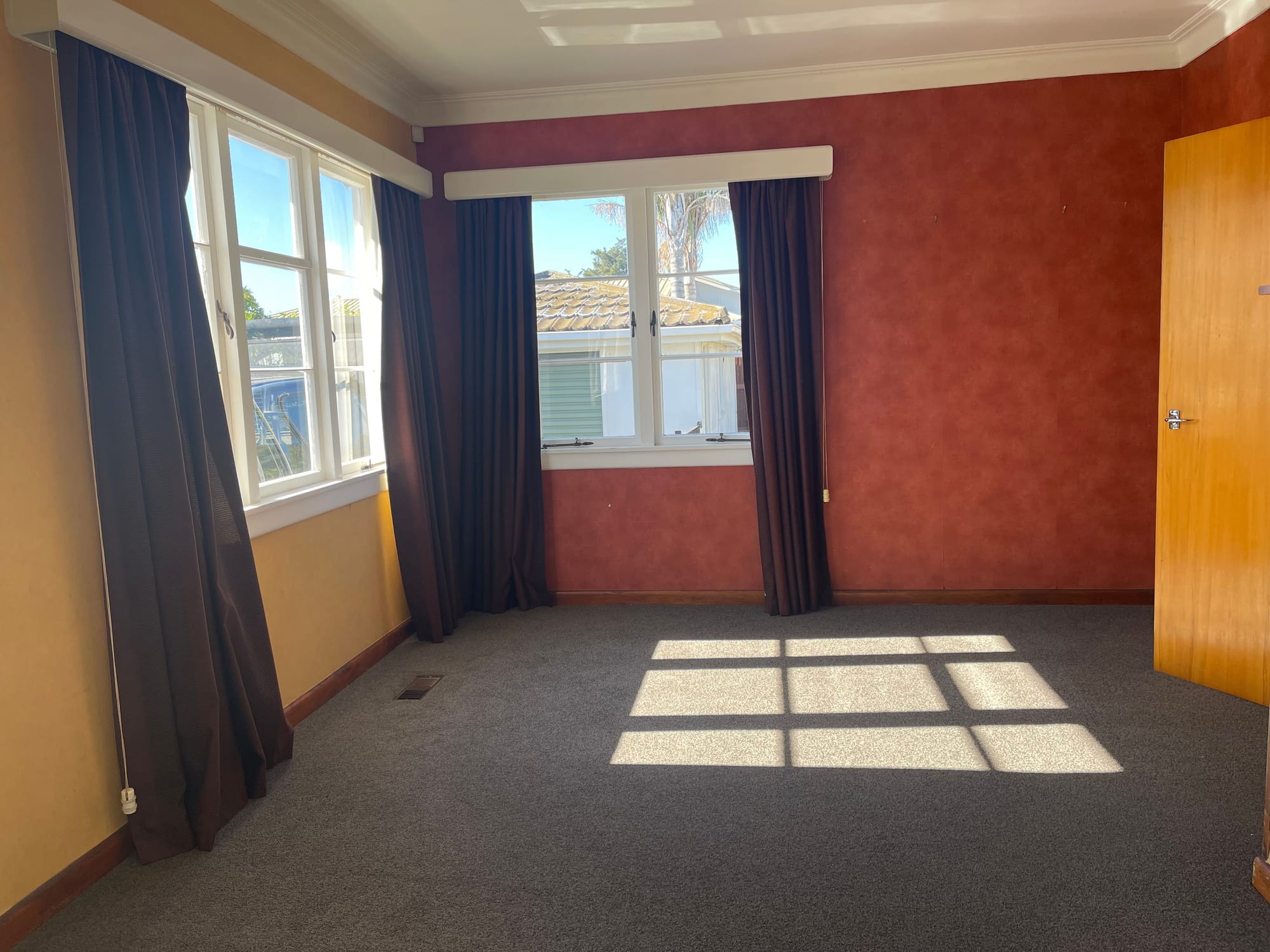 Sunny, spacious and great location
