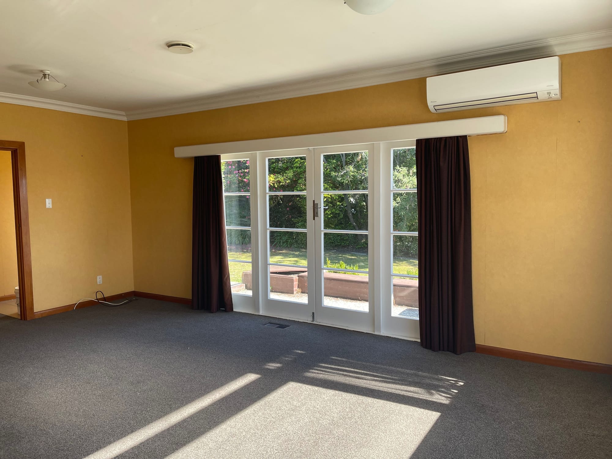 Sunny, spacious and great location