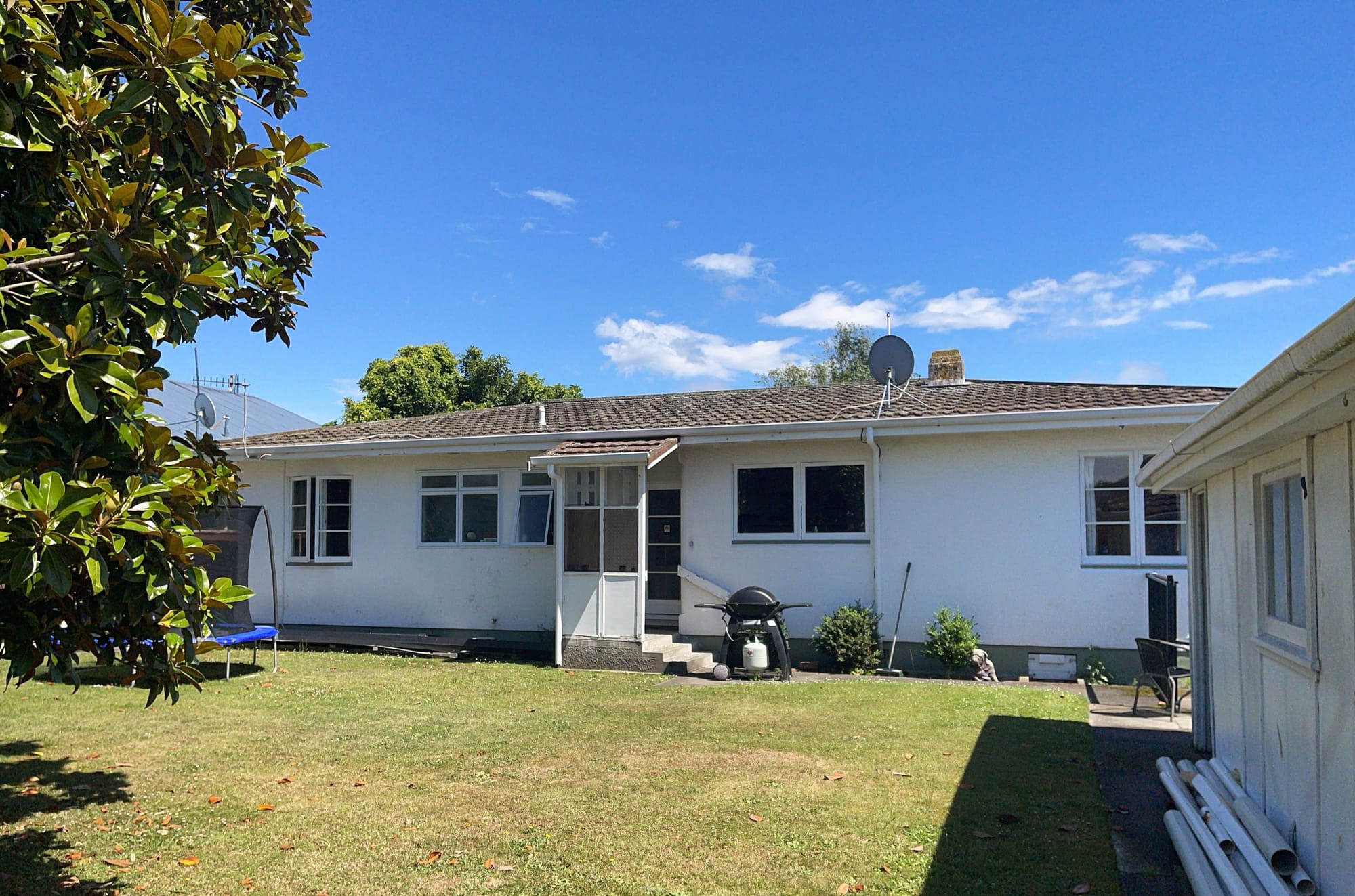 Sunny, spacious and great location