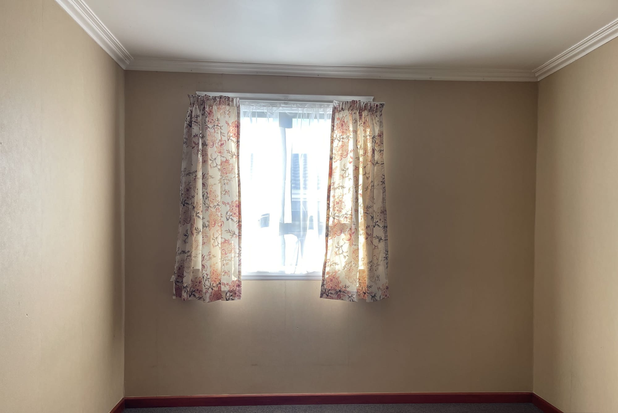 Centrally located art deco property