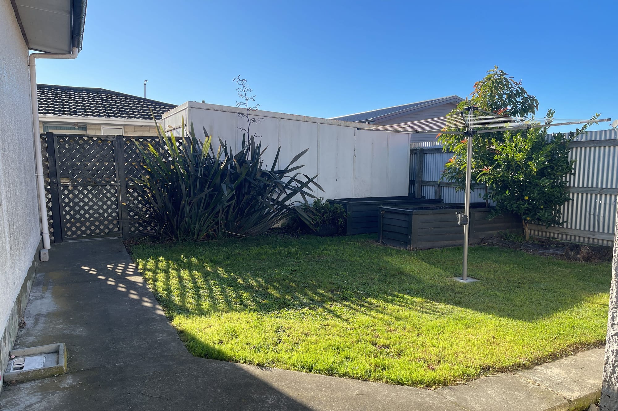 Centrally located art deco property