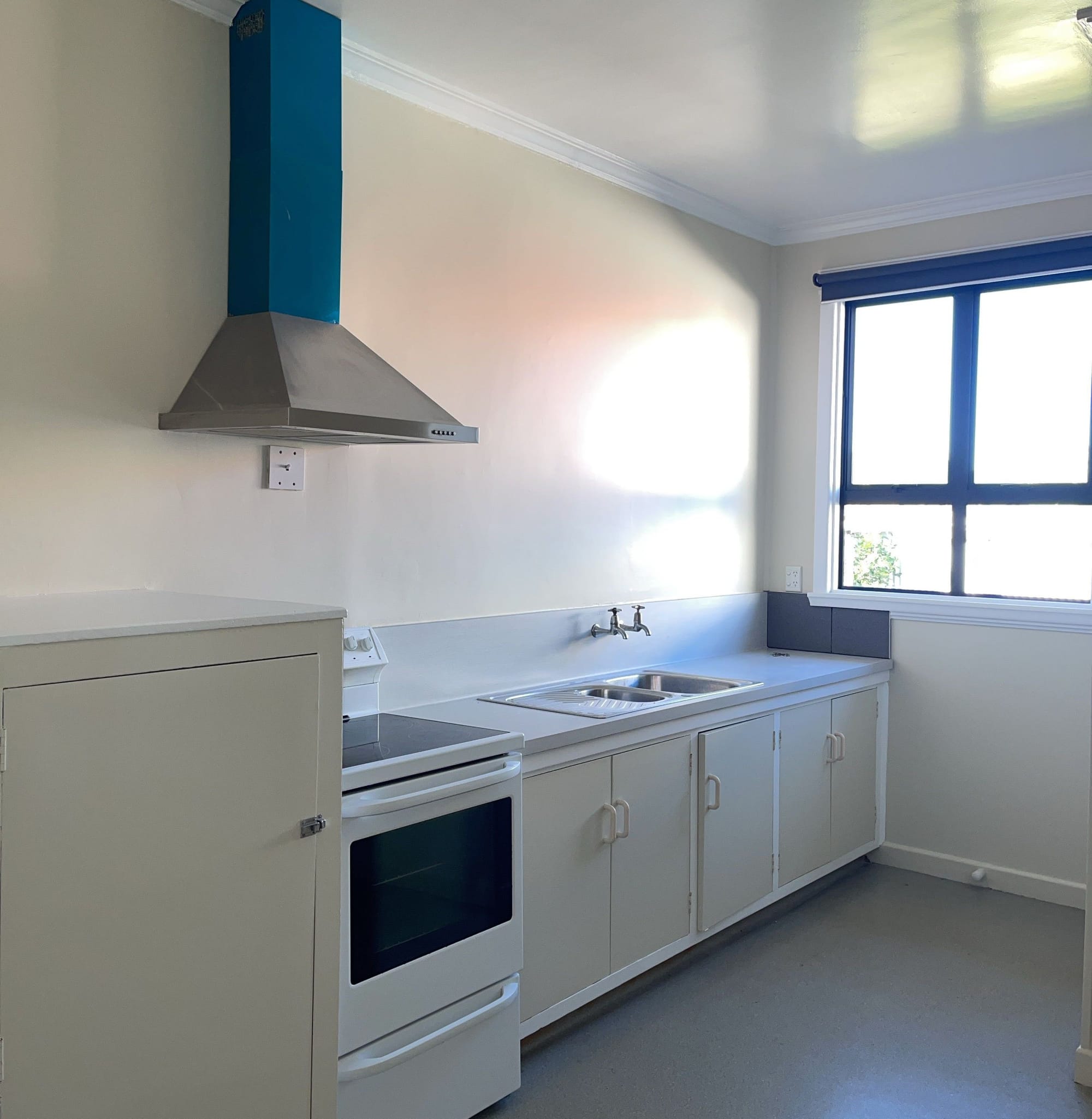 Centrally located art deco property