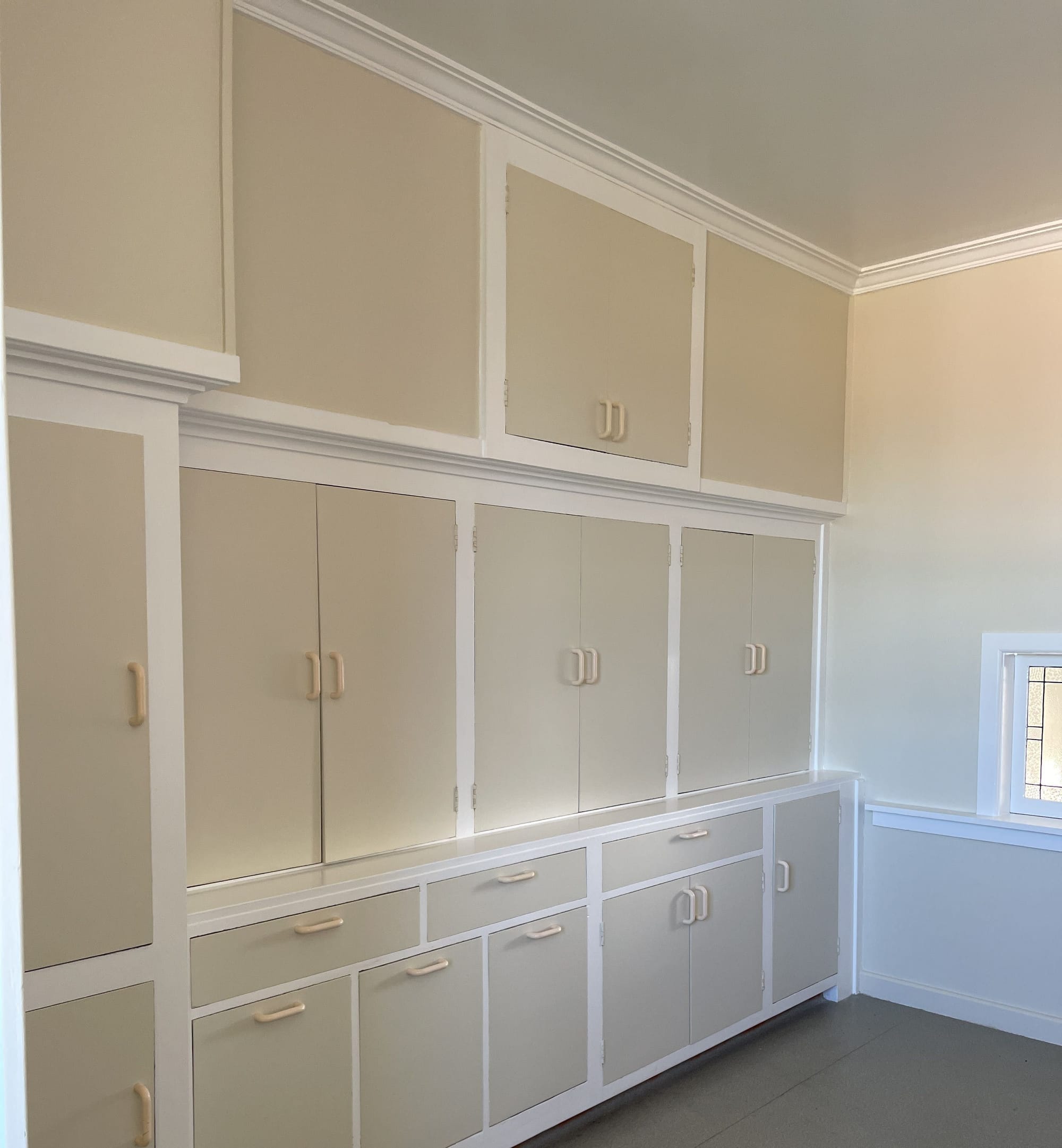 Centrally located art deco property