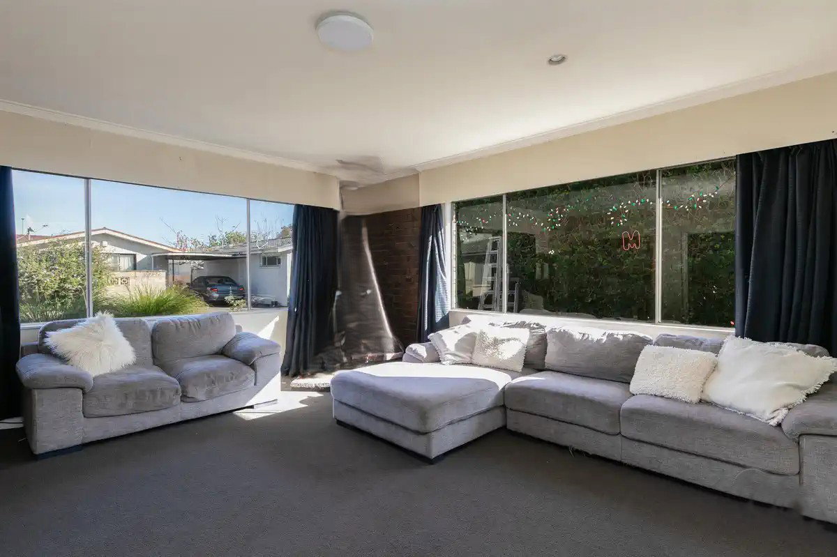 Spacious living with great indoor/outdoor flow