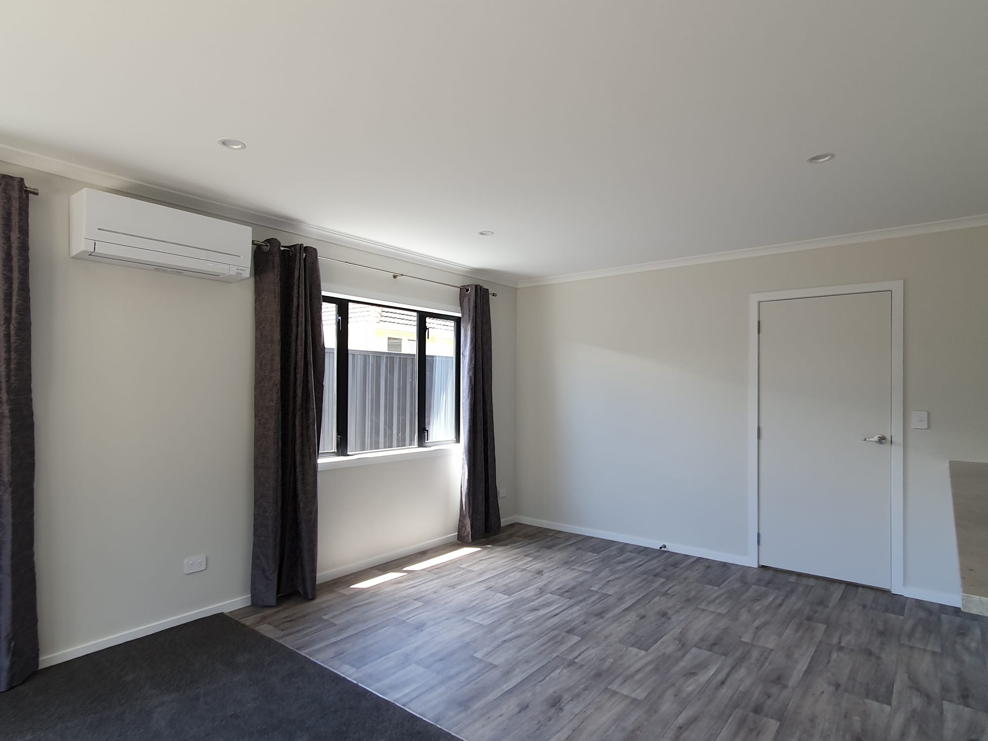 Modern, cosy, easy care home