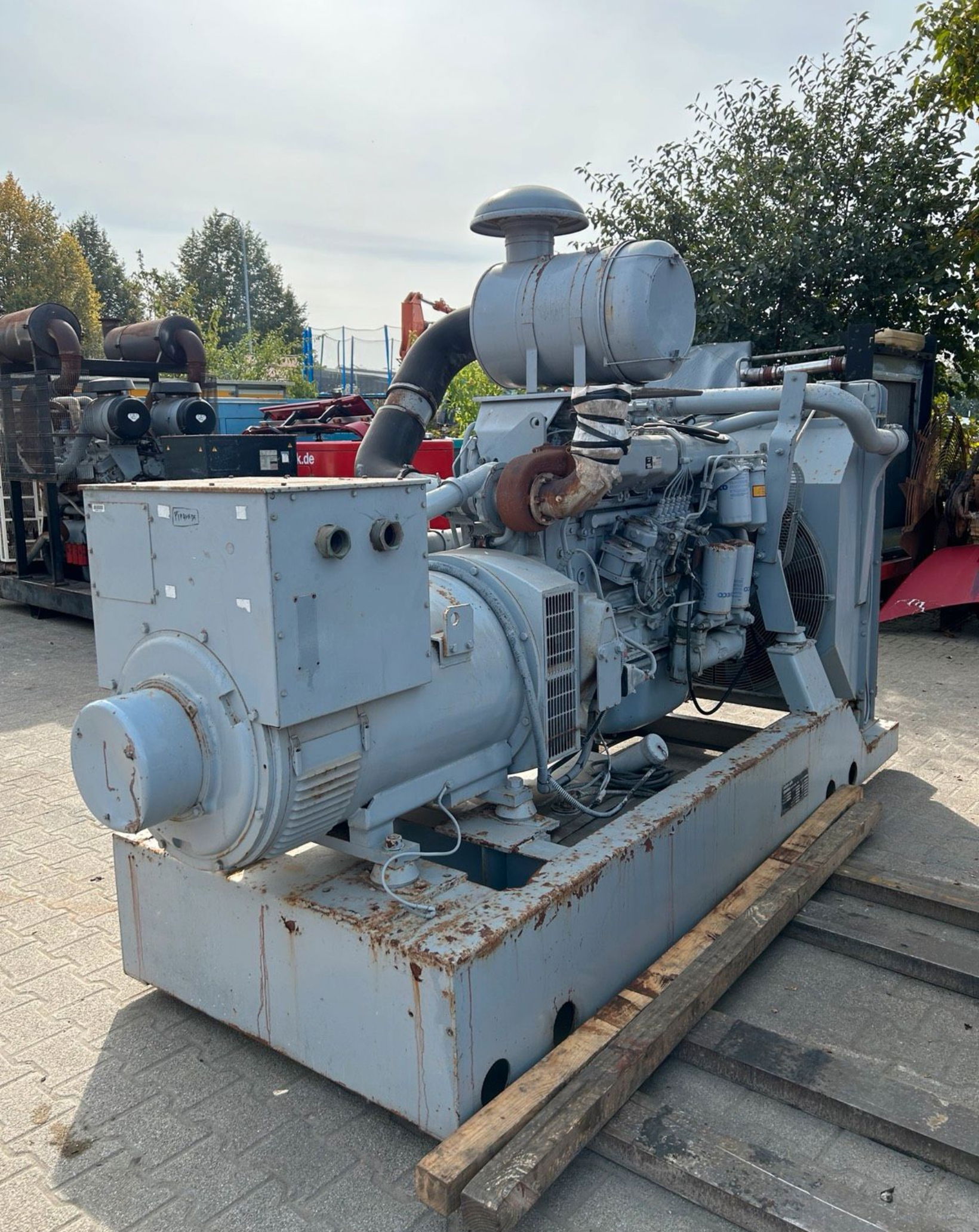 Iveco 300 KVA Stromaggregat Notstromaggregat BHKW