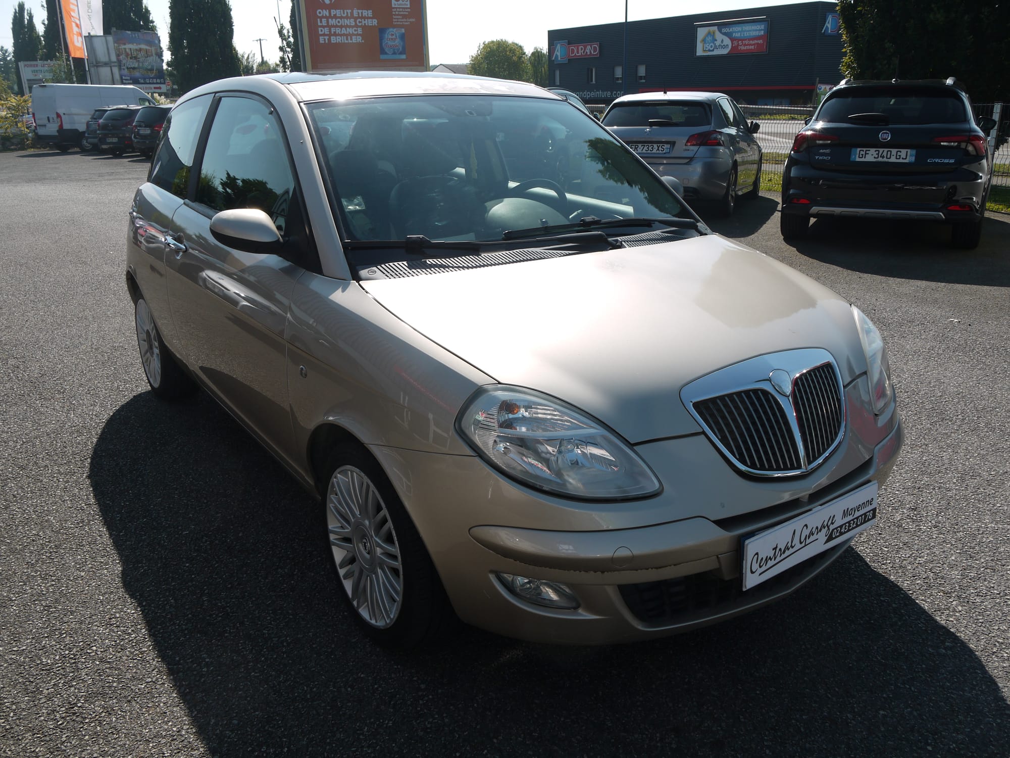 YPSILON 1.4L 16V 95CH ORO 3 PORTES