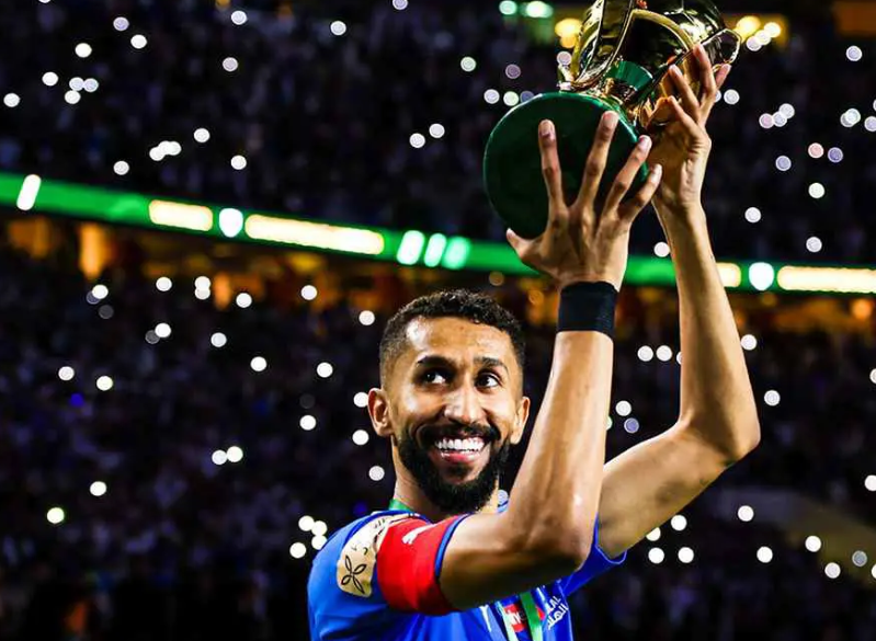 3 أسباب خلف رحيل نجوم الهلال.. وسر استثناء الدوسري