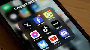 ولاية أمريكية توقف قانونا يطلب التحقق من اعمر للمراهقين بمواقع التواصل الاجتماعى