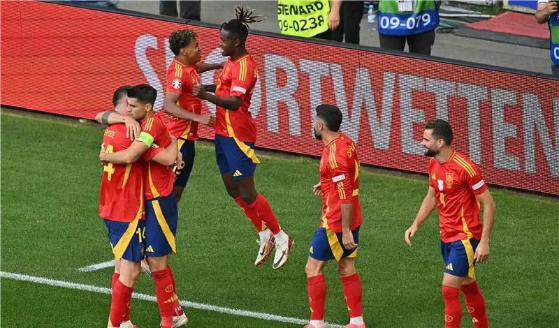 تفوق فرنسا التاريخي يهدد طموحات إسبانيا باليورو