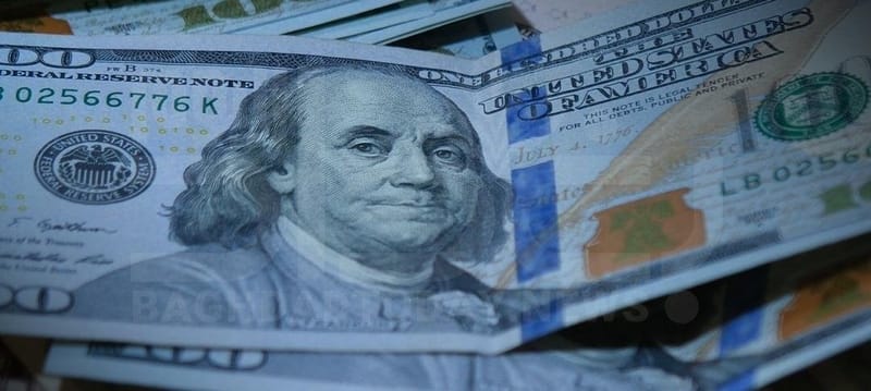 مستشار السوداني يعلق على تذبذب أسعار الدولار: لا تناسب قوة الاحتياطيات الأجنبية للعراق