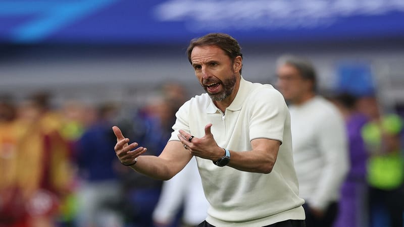 مدرب المنتخب الإنجليزي يتهم وسائل الإعلام البريطانية بتسريب بيانات عن الفريق