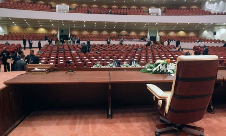 زوبعة الخلافات تتواصل وتعصف بكرسي الرئيس