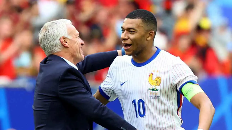 "يورو 2024 التحدي قبل الأخير لي".. ديشامب يواصل تدريب فرنسا حتى في حال الإقصاء