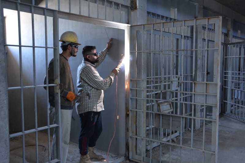 العدل تكشف عن موعد دخول سجن الكوت المركزي للخدمة