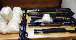 الاستخبارات تطيح بـ10 تجار مخدرات وأسلحة في اربع محافظات