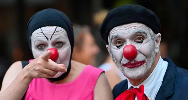 اللغة العربية ضيفة شرف مهرجان أفينيون الفرنسي