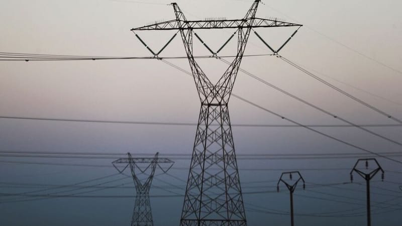 أمريكا تتخذ قرارا مهماً بشأن شراء العراق الكهرباء من إيران