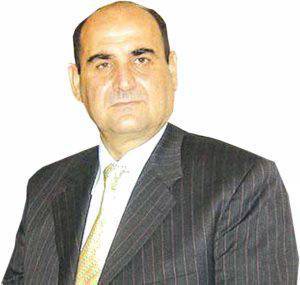 حاضر تائه بين جيشين