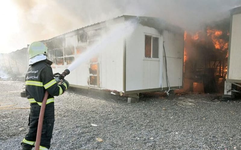 الدفاع المدني تكافح حريقا داخل عيادة شعبية بمدينة الصدر